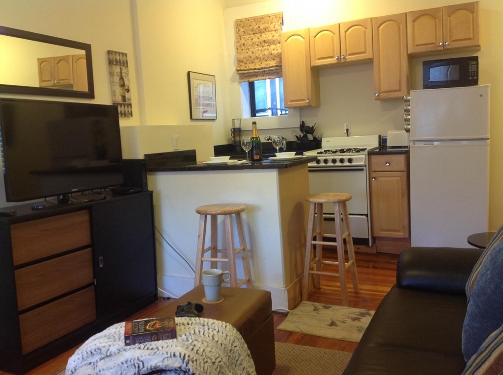 65 Burbank # 24 Property Photo 1