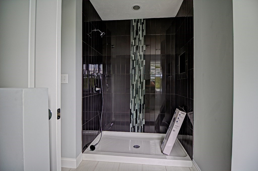 167 N Main St # A Property Photo 9