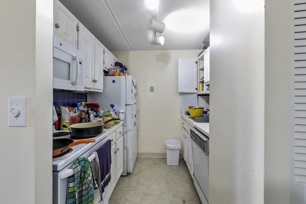 12-16 Ellery # 303 Property Photo 3