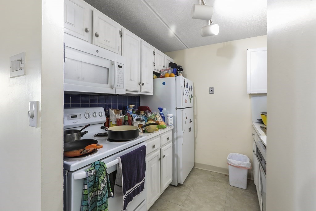 12-16 Ellery # 303 Property Photo 4