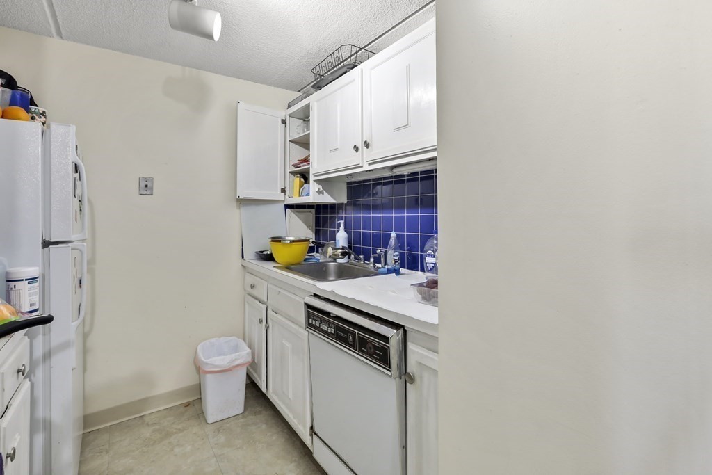 12-16 Ellery # 303 Property Photo 5