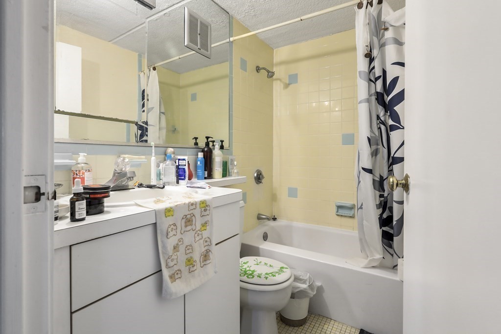 12-16 Ellery # 303 Property Photo 8