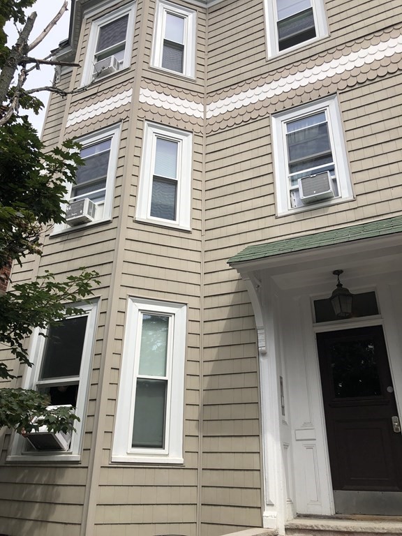 682 E Sixth # 1 Property Photo 1