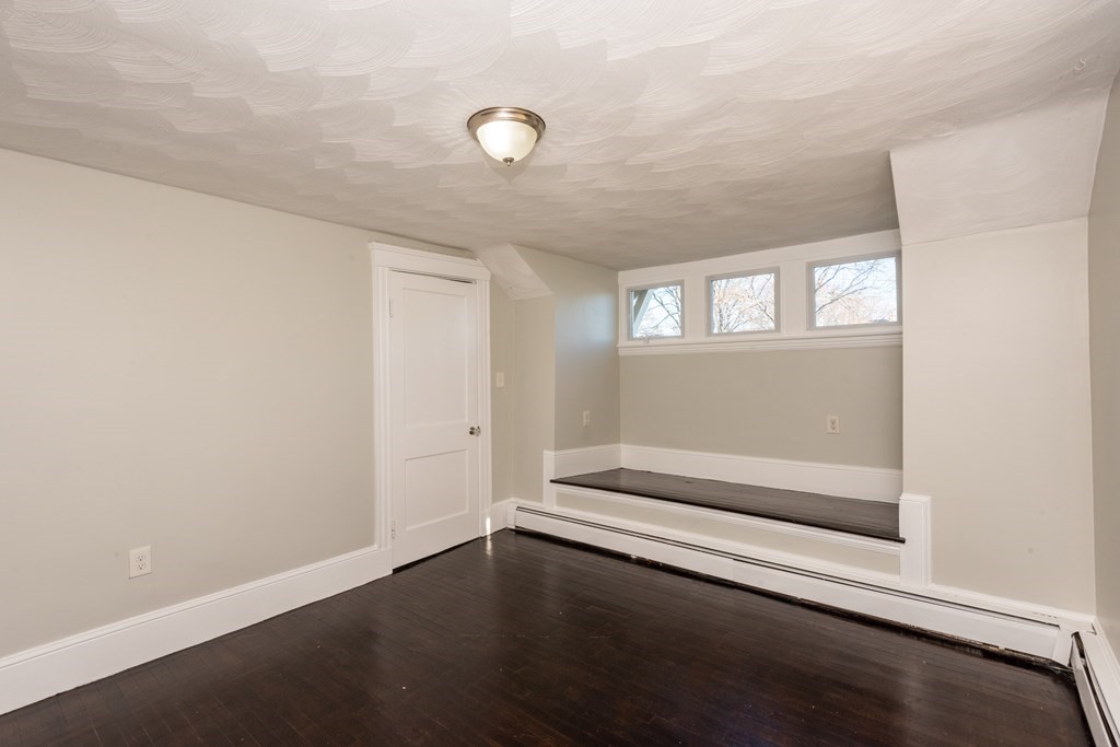 54 Observatory Ave Property Photo 34