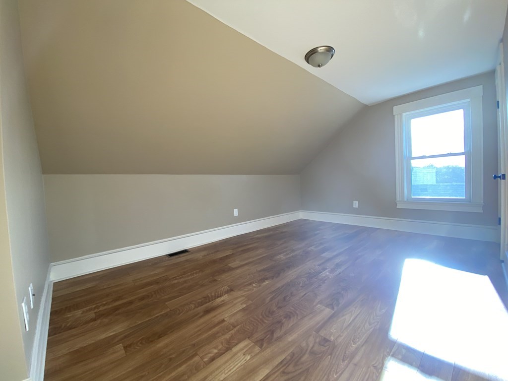 40 Williams St # 3 Property Photo 6