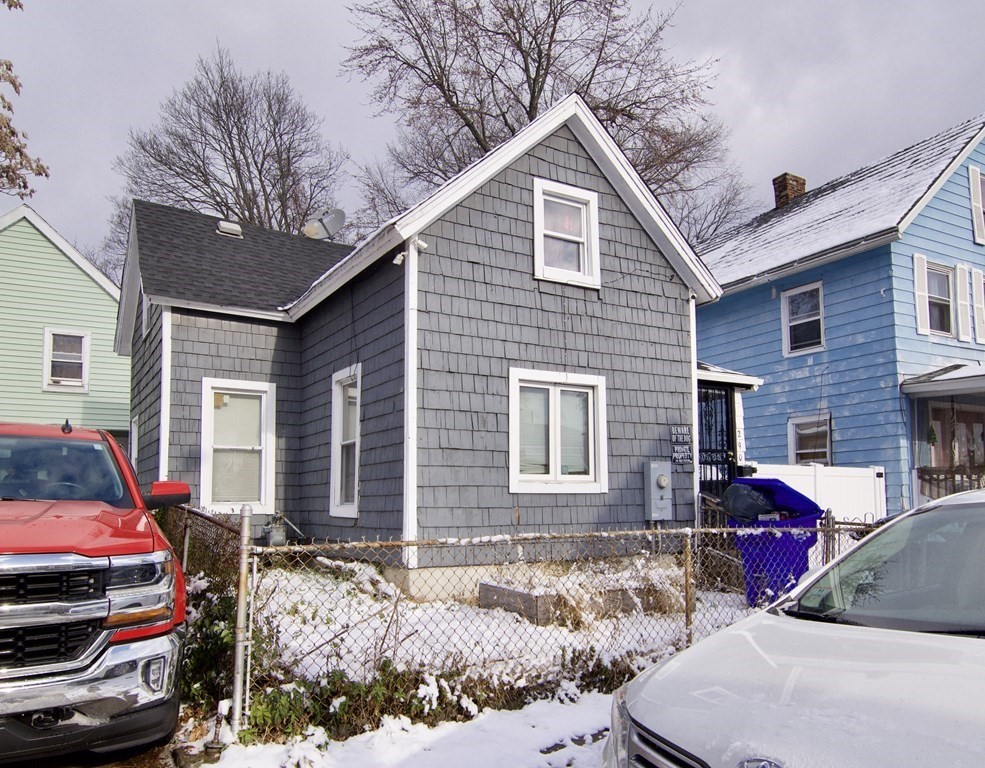 290 Quincy St Property Photo 1