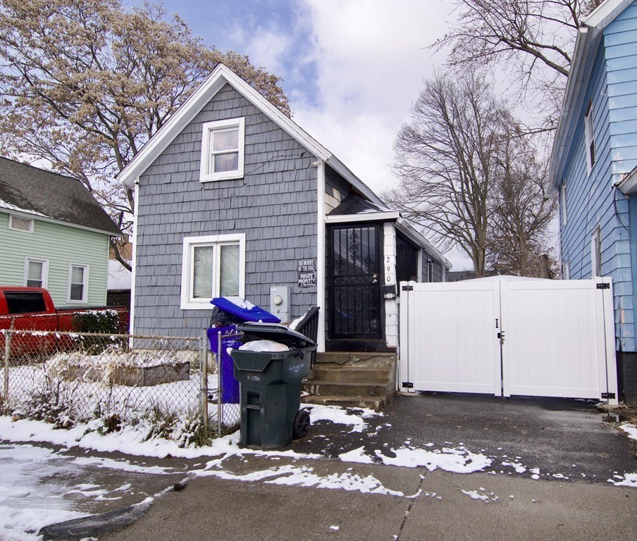 290 Quincy St Property Photo 2