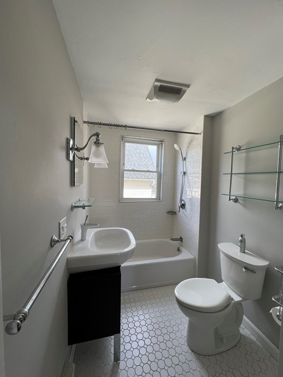 17 Jewel Ave Property Photo 10