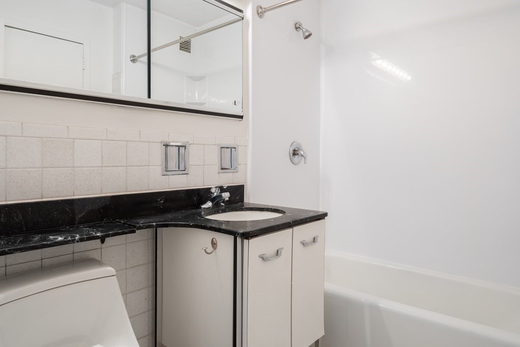 151 Tremont St # 16m Property Photo 6
