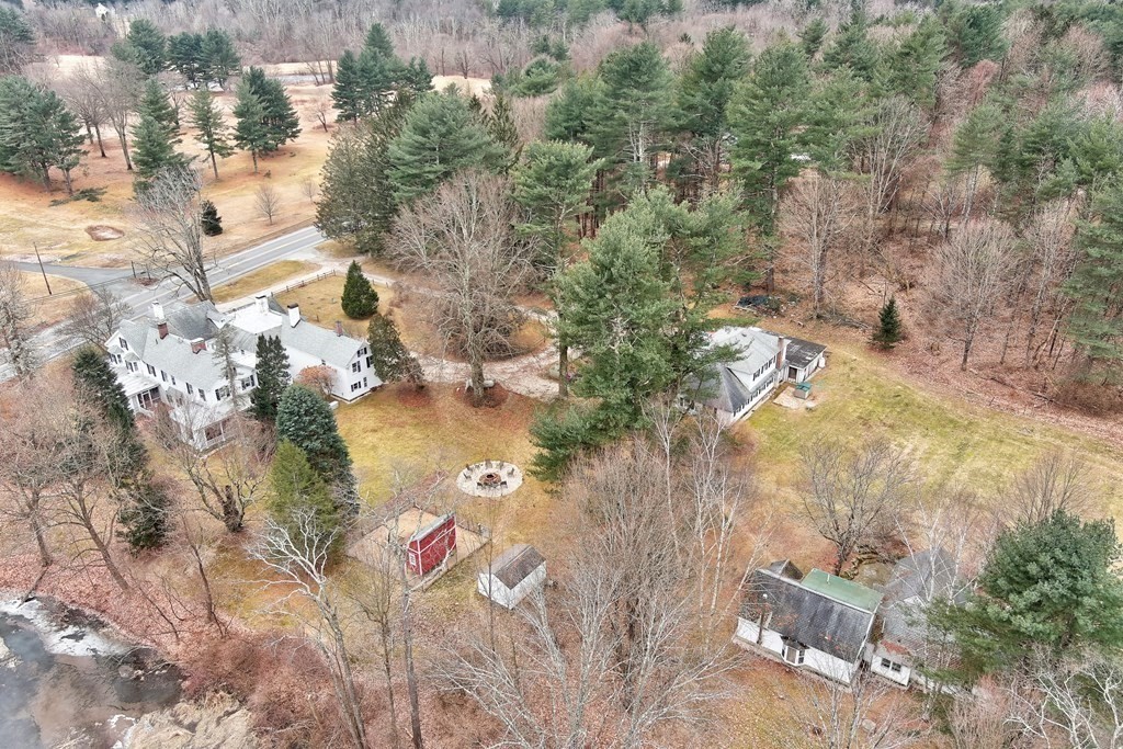 684 South Egremont Rd Property Photo 3