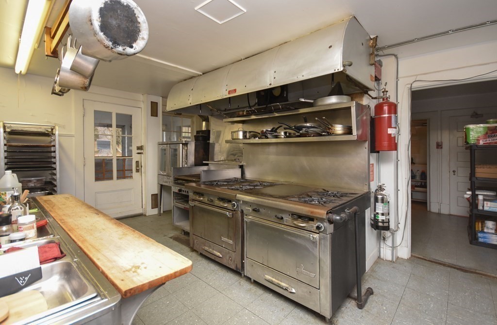 684 South Egremont Rd Property Photo 16