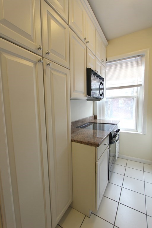 15-17 University Road # 42 Property Photo 4