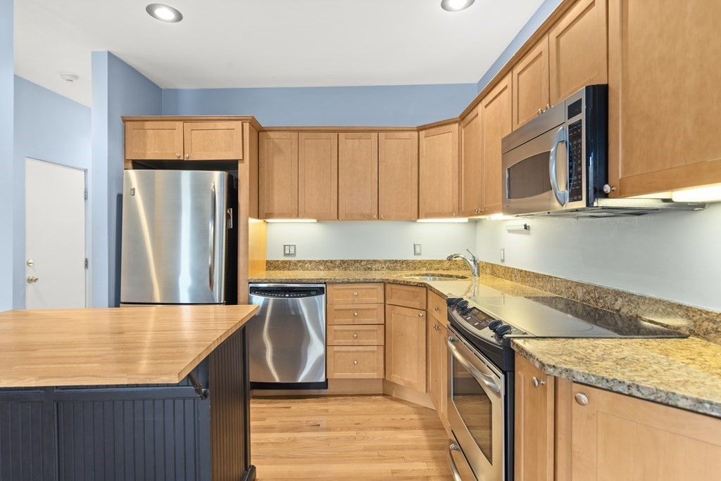 469 Shawmut # 2 Property Photo 2