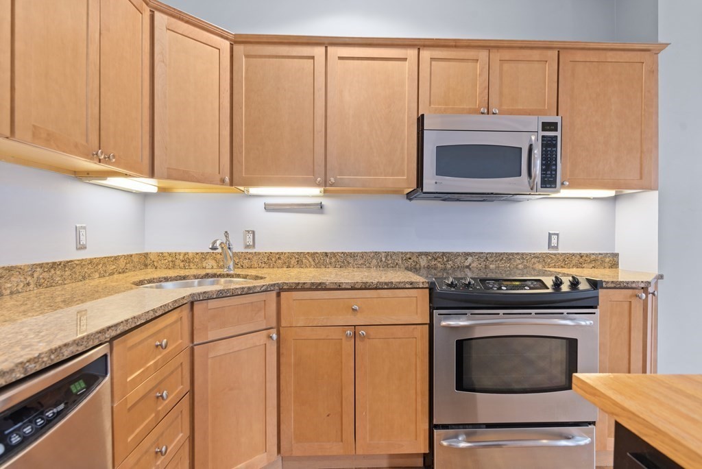 469 Shawmut # 2 Property Photo 3