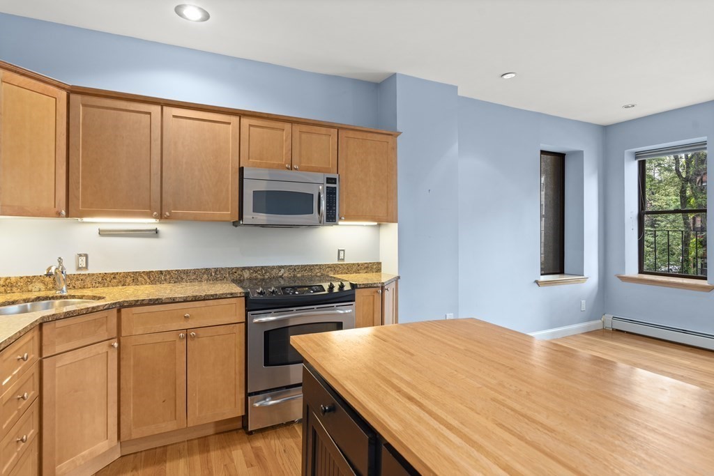 469 Shawmut # 2 Property Photo 4