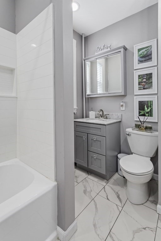 89 Dale St Property Photo 8