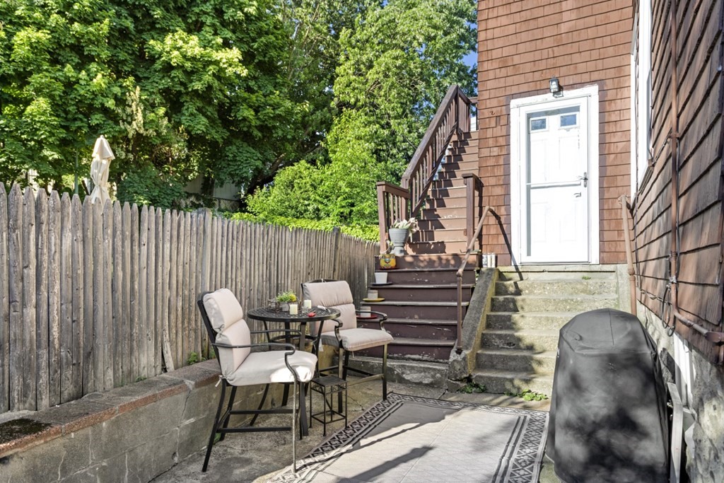 89 Dale St Property Photo 28