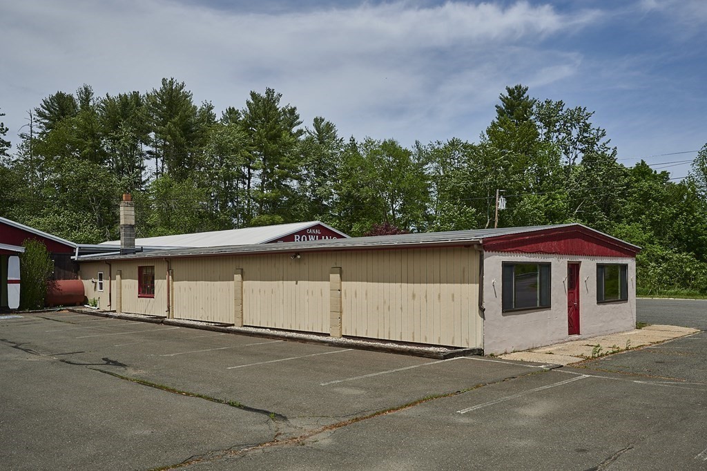 74 College Hwy Property Photo 15