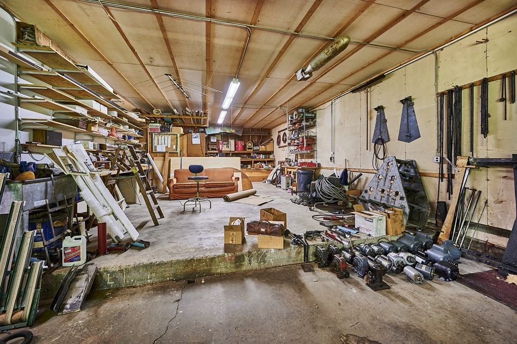 74 College Hwy Property Photo 31