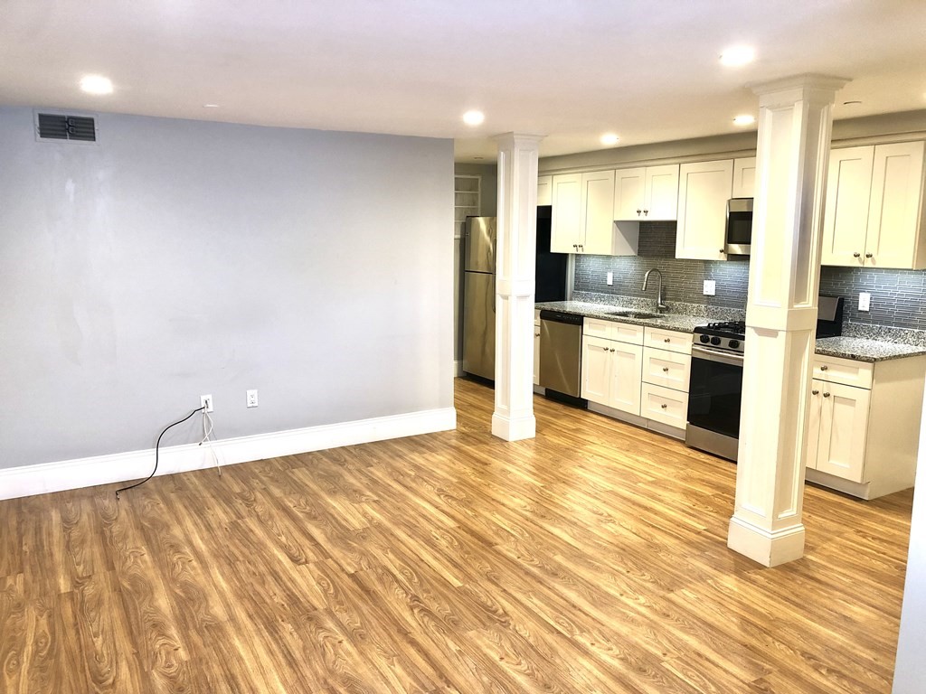 604 Dorchester Ave # A Property Photo 3
