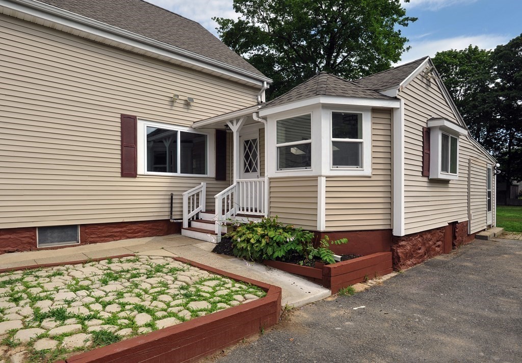 18 Rock Street Property Photo 4