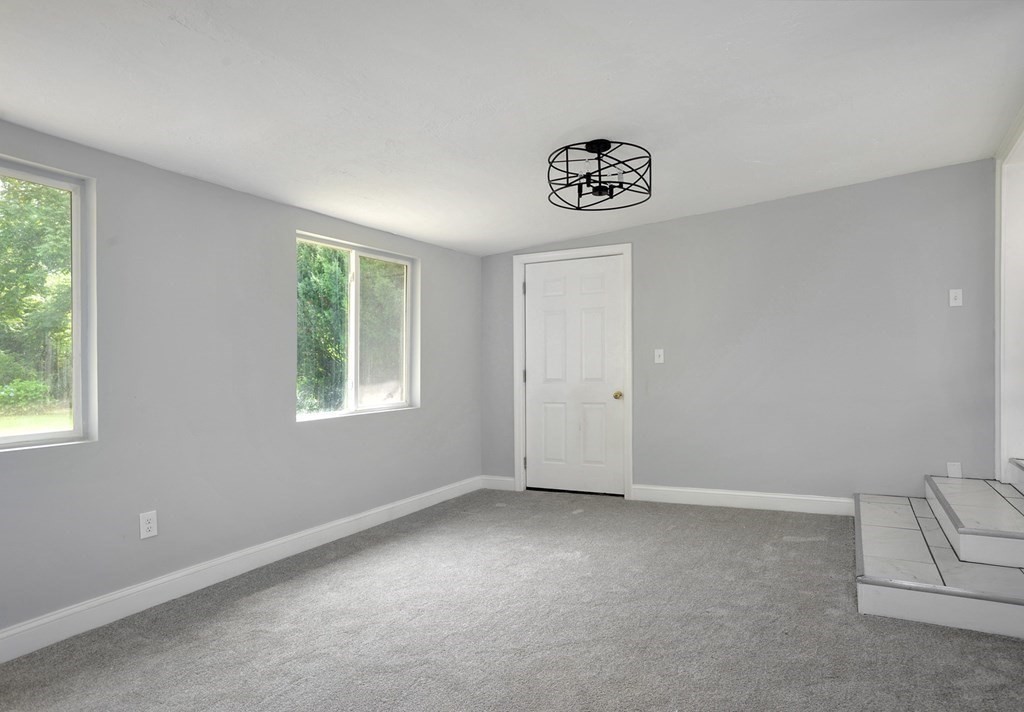 18 Rock Street Property Photo 9