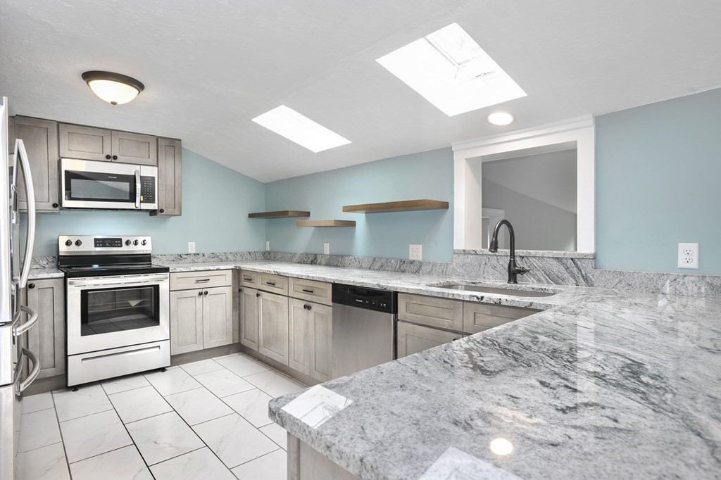 18 Rock Street Property Photo 12