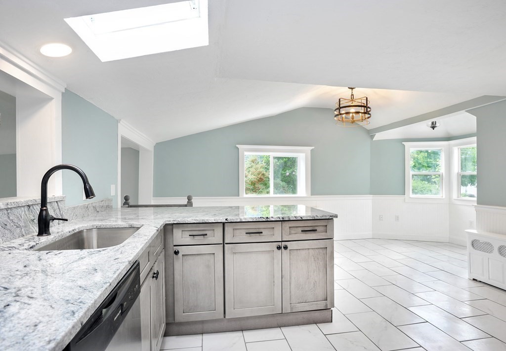 18 Rock Street Property Photo 14