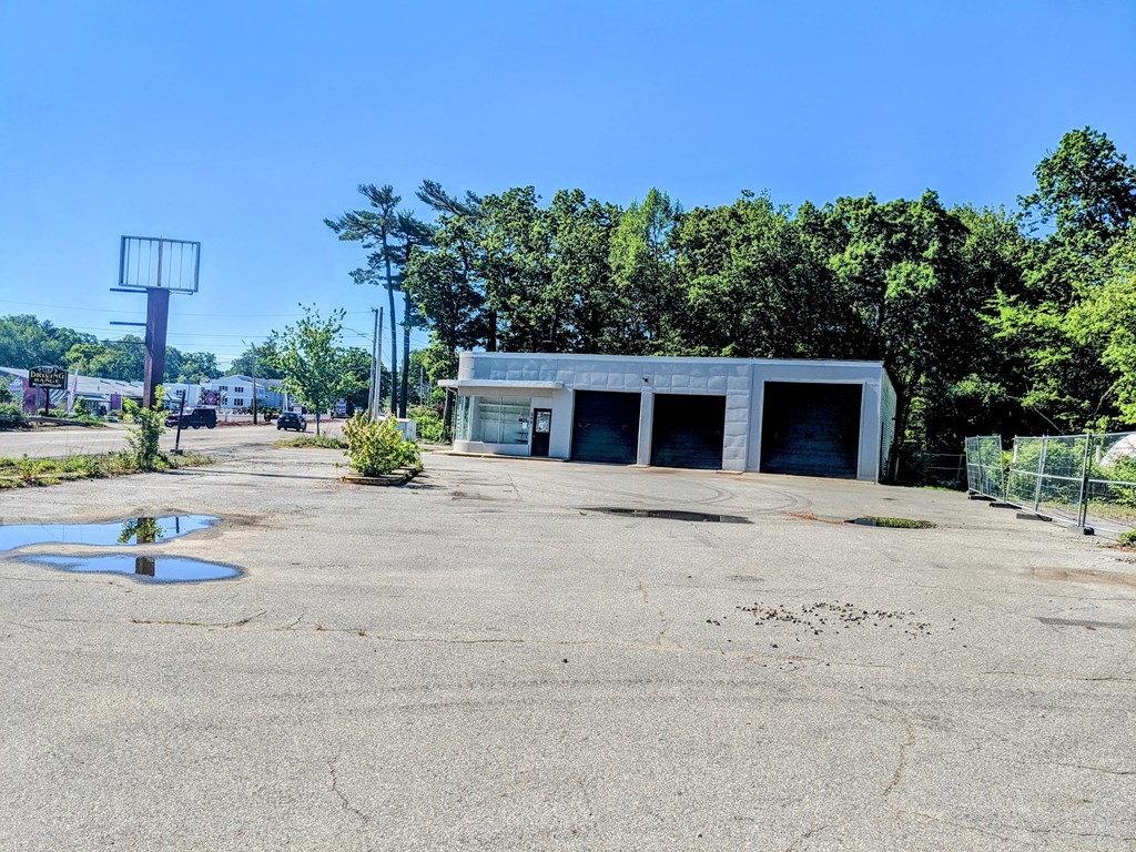 340 Main St. Property Photo 2