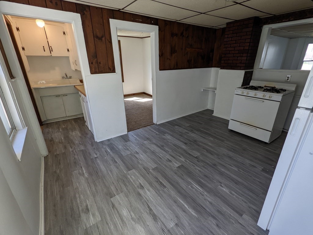 13 Fifth Ave. Property Photo 8