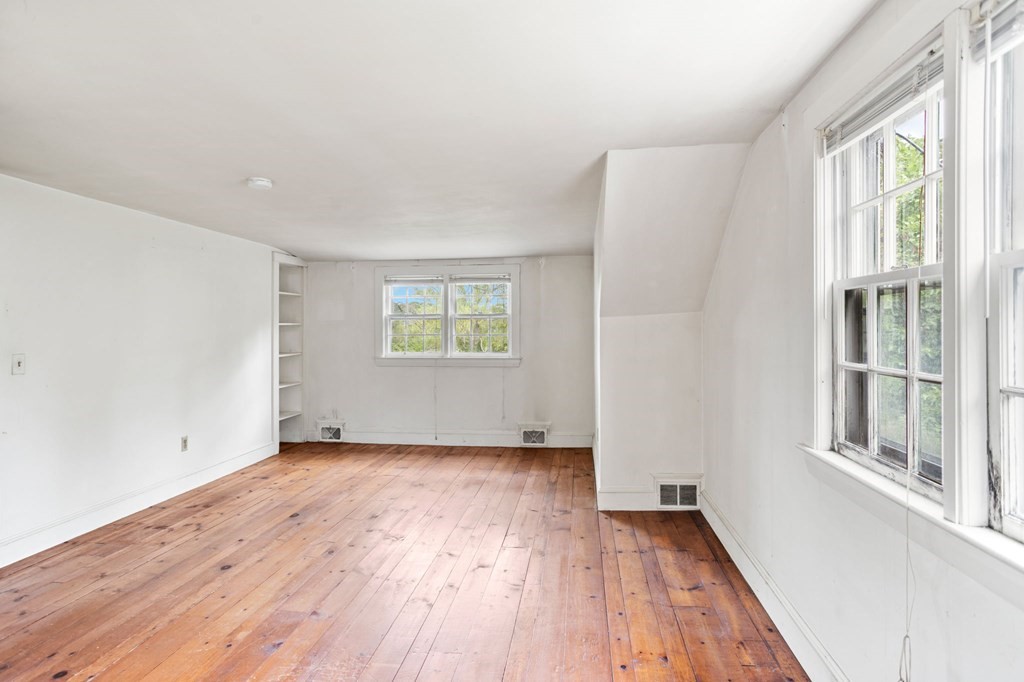2656 Main Street Property Photo 18