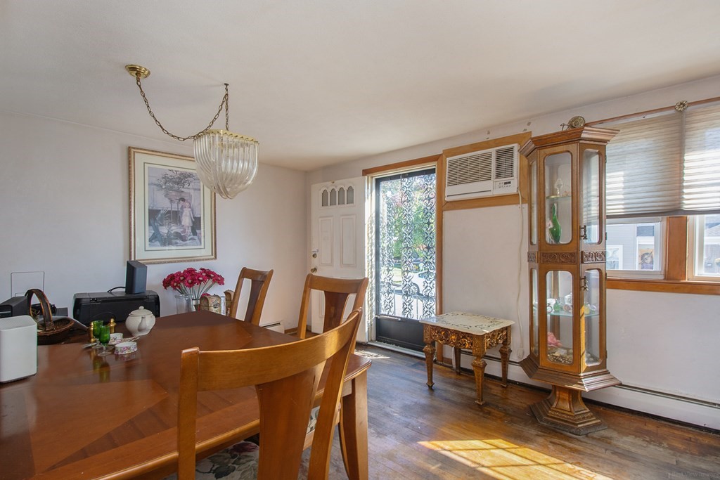 34 Jarvis St Property Photo 5