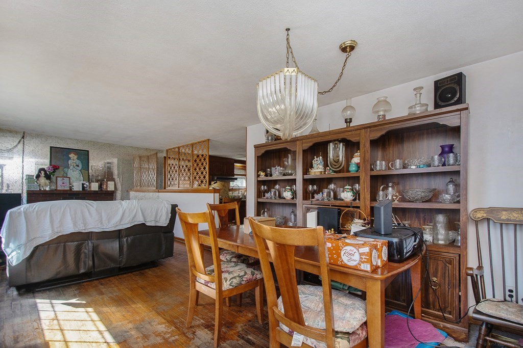 34 Jarvis St Property Photo 6