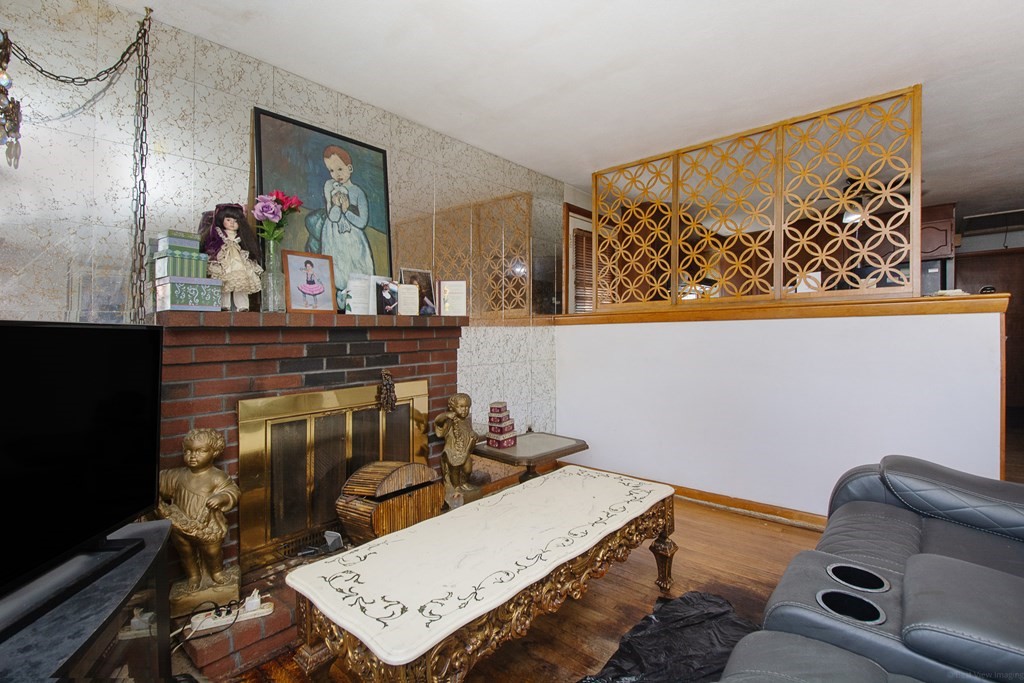 34 Jarvis St Property Photo 9