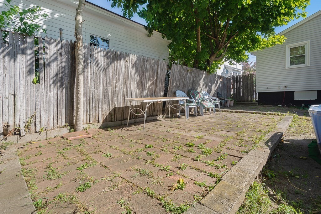 34 Jarvis St Property Photo 23