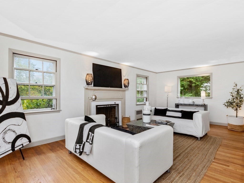 46 Century Lane Property Photo 7