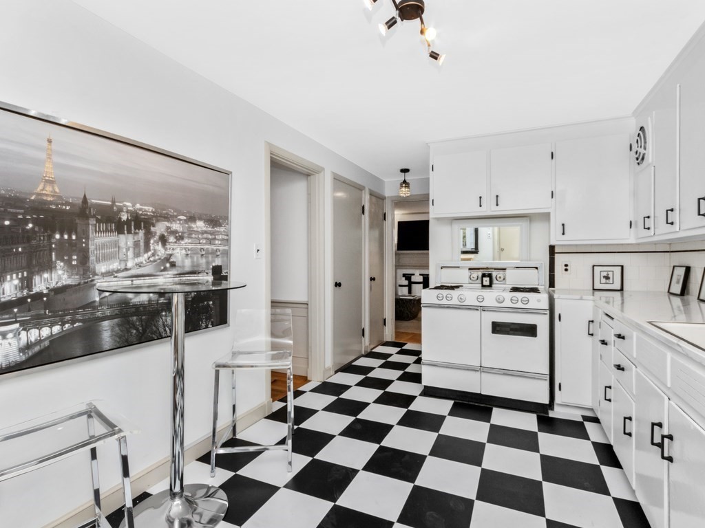 46 Century Lane Property Photo 12