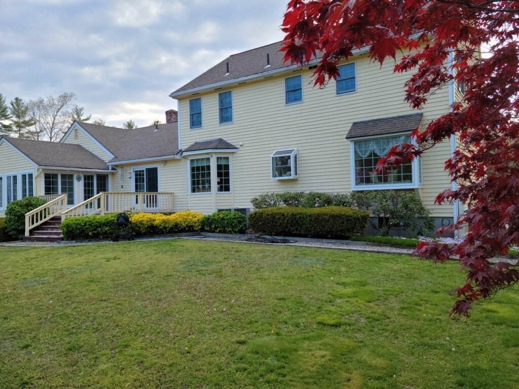 6 Flint Meadow Dr Property Photo 3