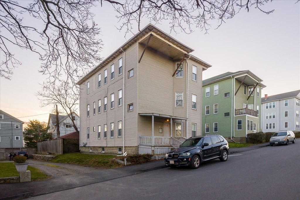 32 Ames St