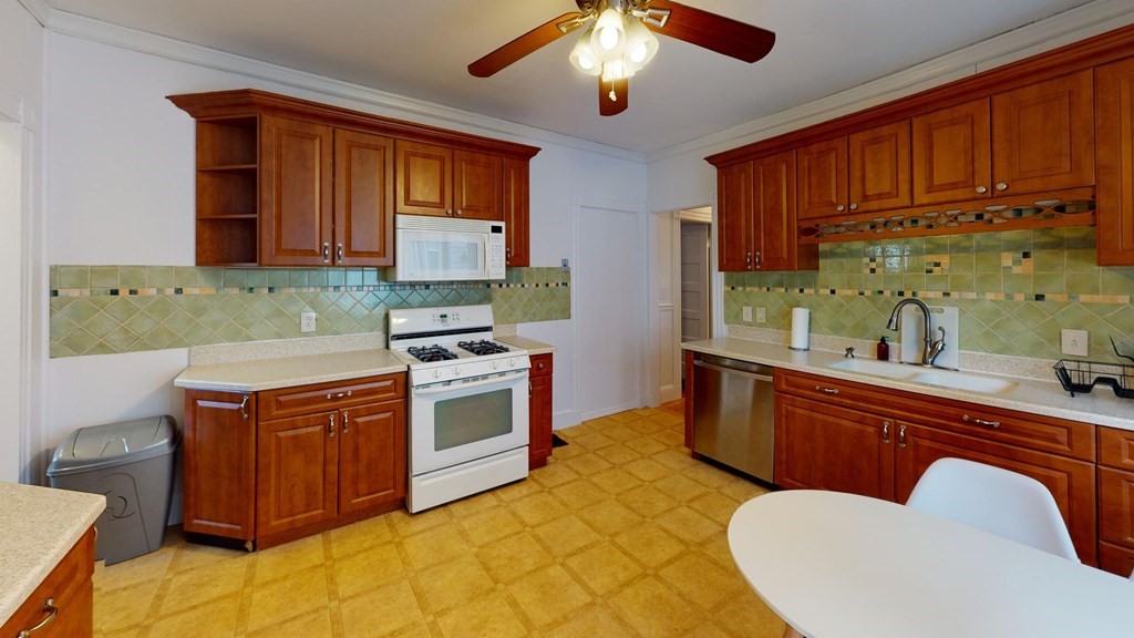 30 Roseclair # 1 Property Photo 2