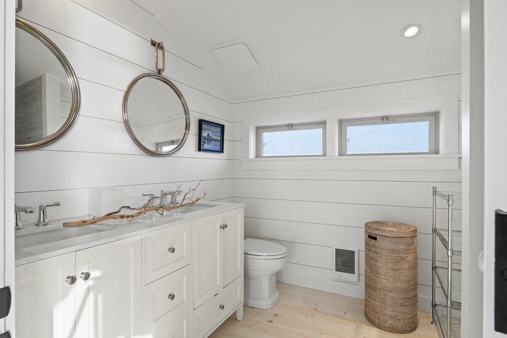 8 Maine Avenue Property Photo 11