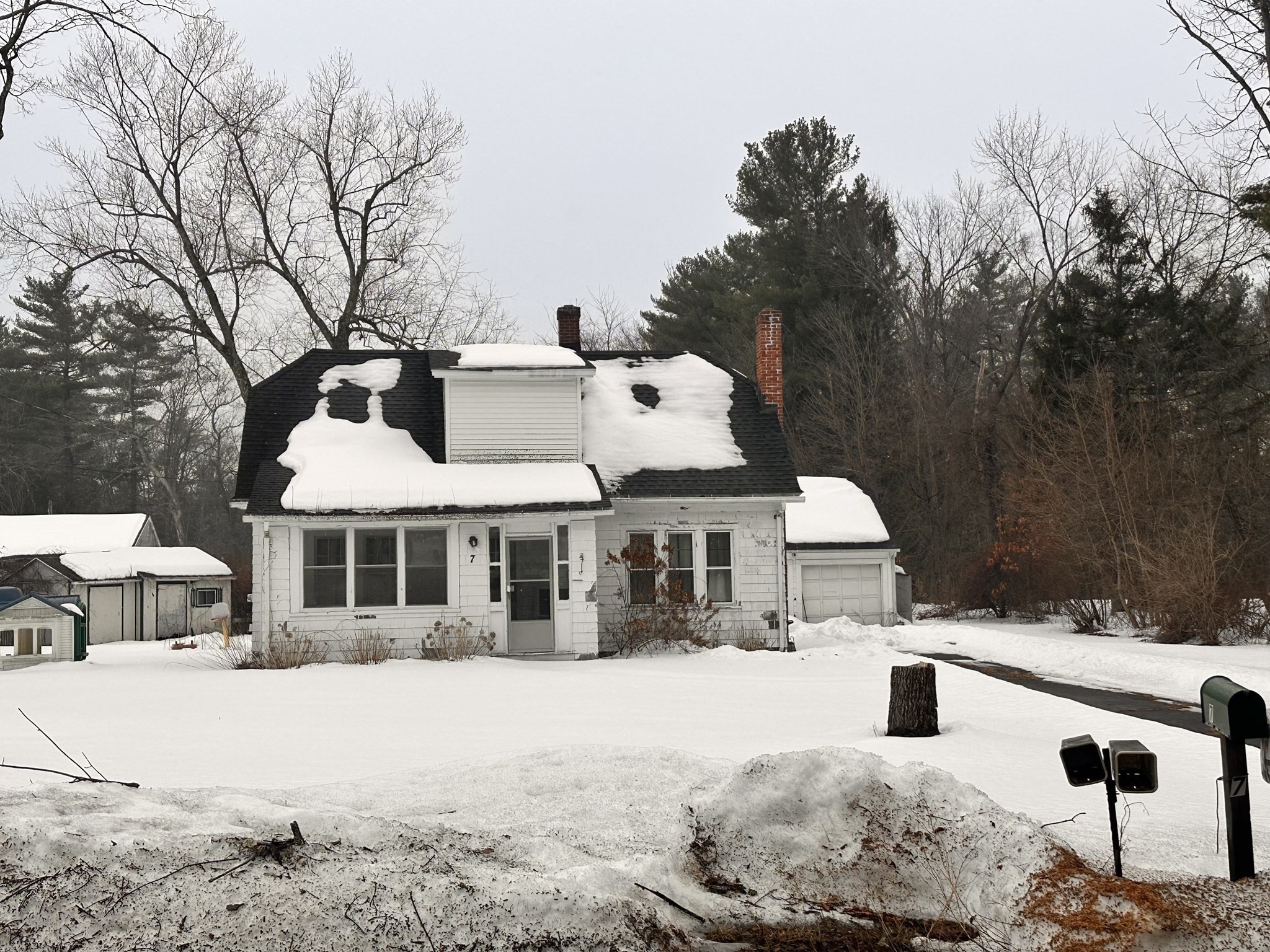 214 Feeding Hills Rd Property Photo 17