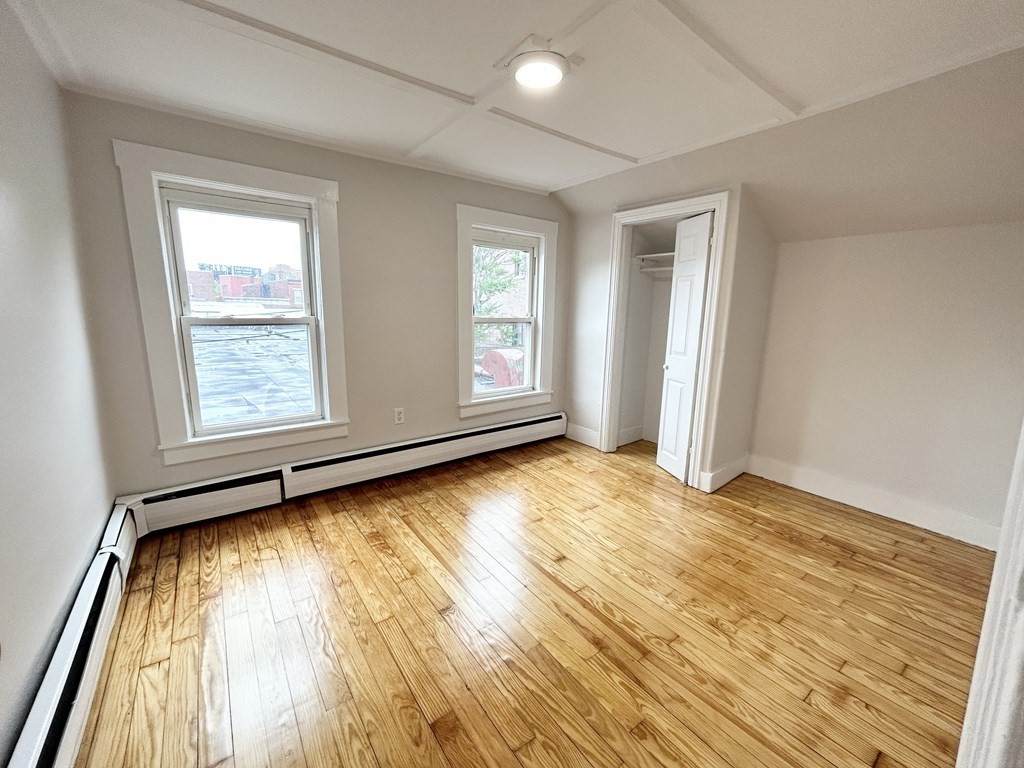 13 Saratoga # 2 Property Photo 3
