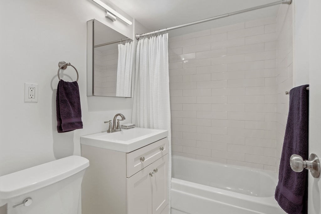 9 Hawthorne Pl # 7o Property Photo 8