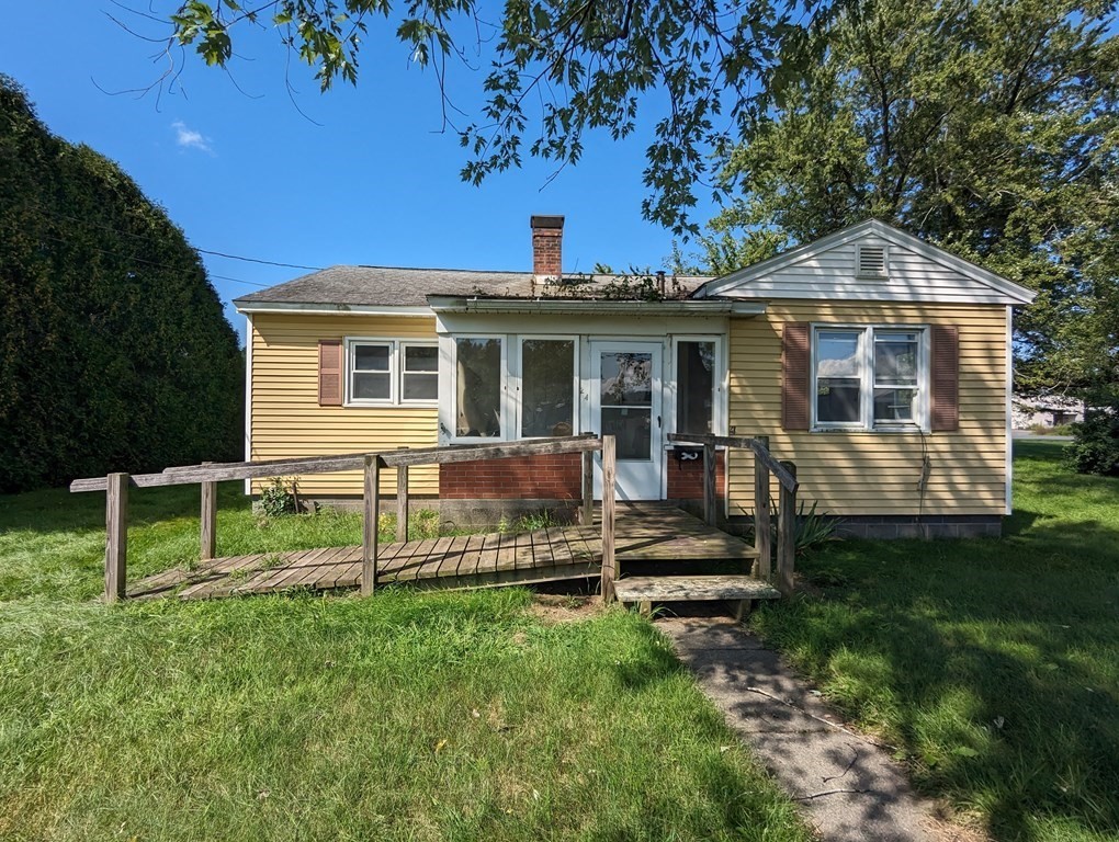 24 Elm St Property Photo 1
