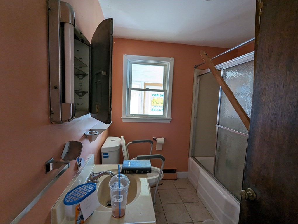 24 Elm St Property Photo 7