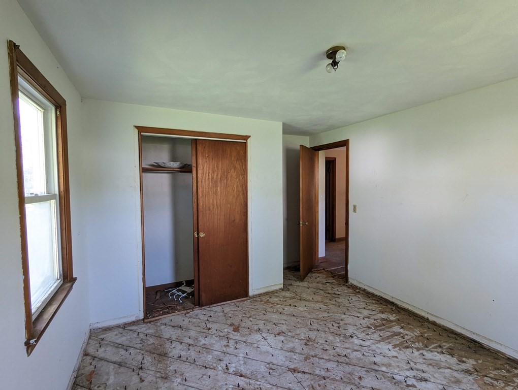 24 Elm St Property Photo 11