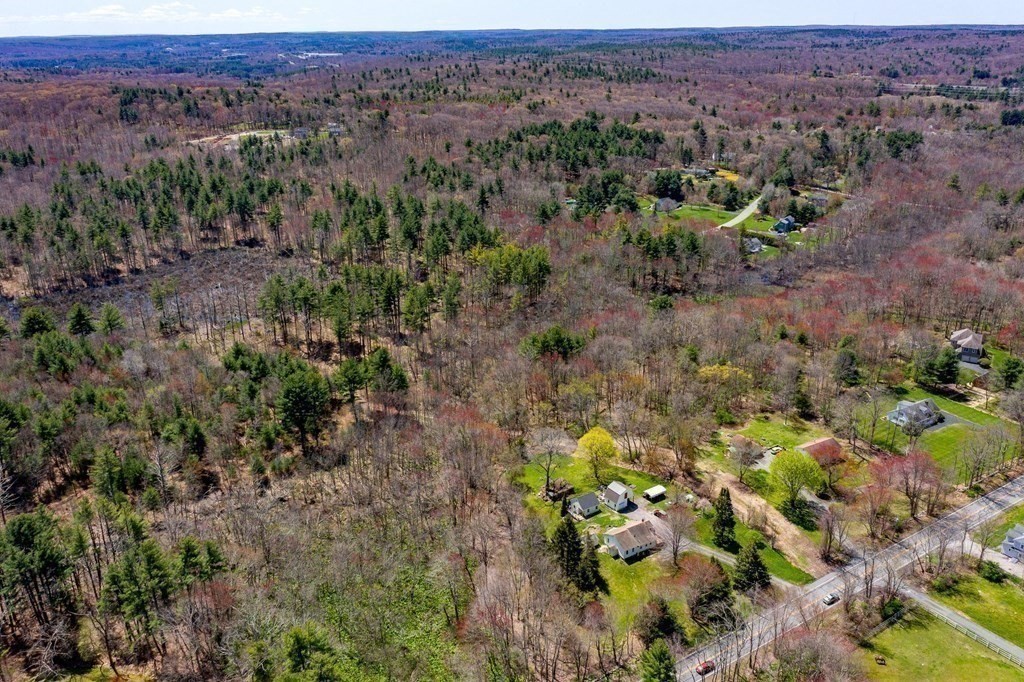 7 Central Turnpike Property Photo 6