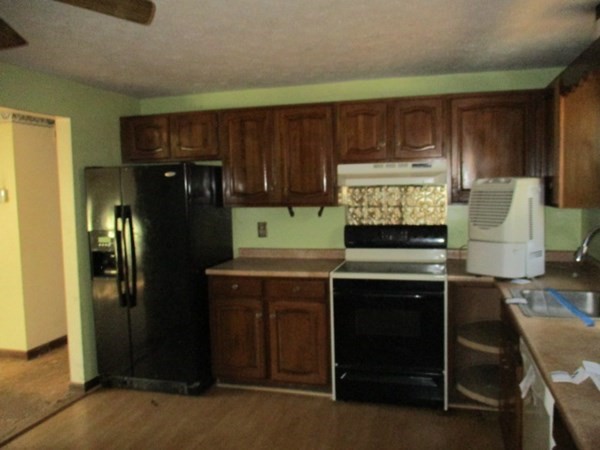 157 Highland St Property Photo 5