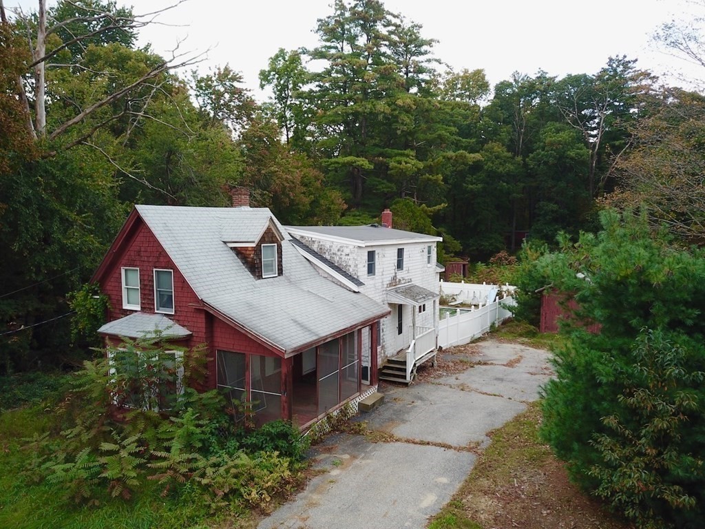 18 Forest St Property Photo 5
